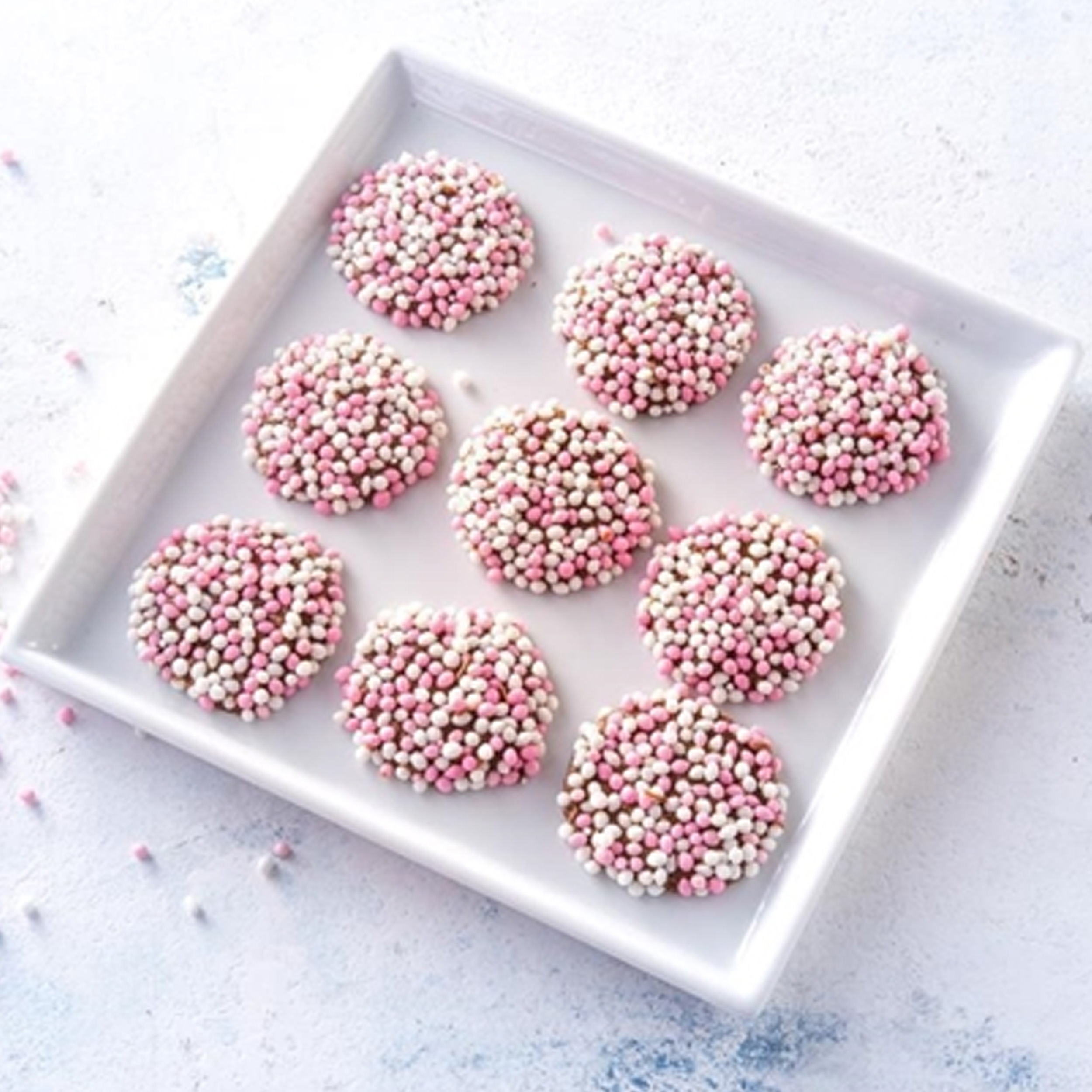 Vier de geboorte van een meisje met chocolade van CHOC